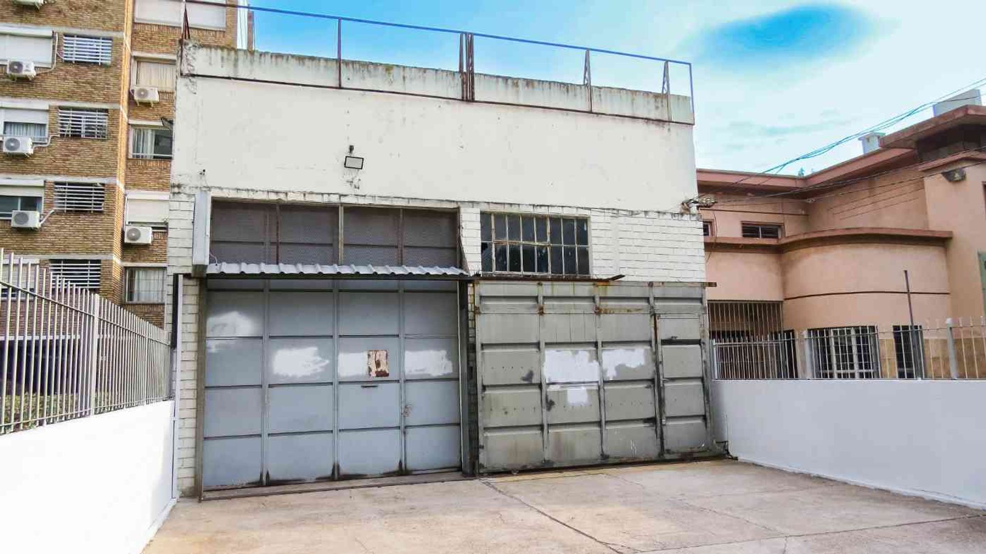 Alquiler depósito en La Blanqueada sobre avenida · Foto 2