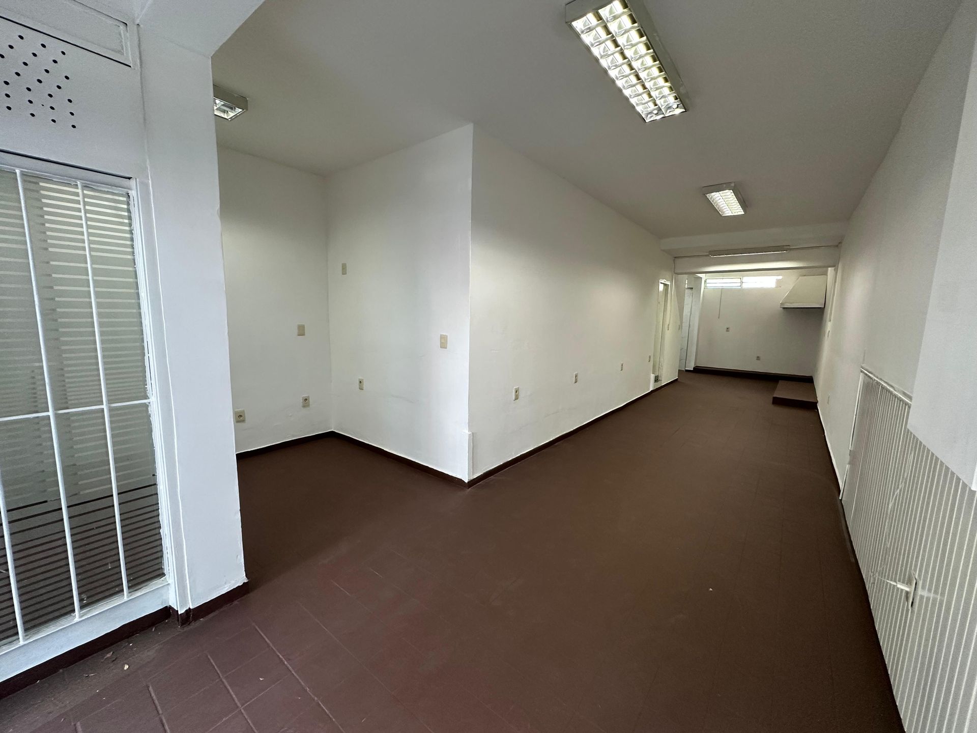 ALQUILER LOCAL COMERCIAL POCITOS NUEVO · Foto 2
