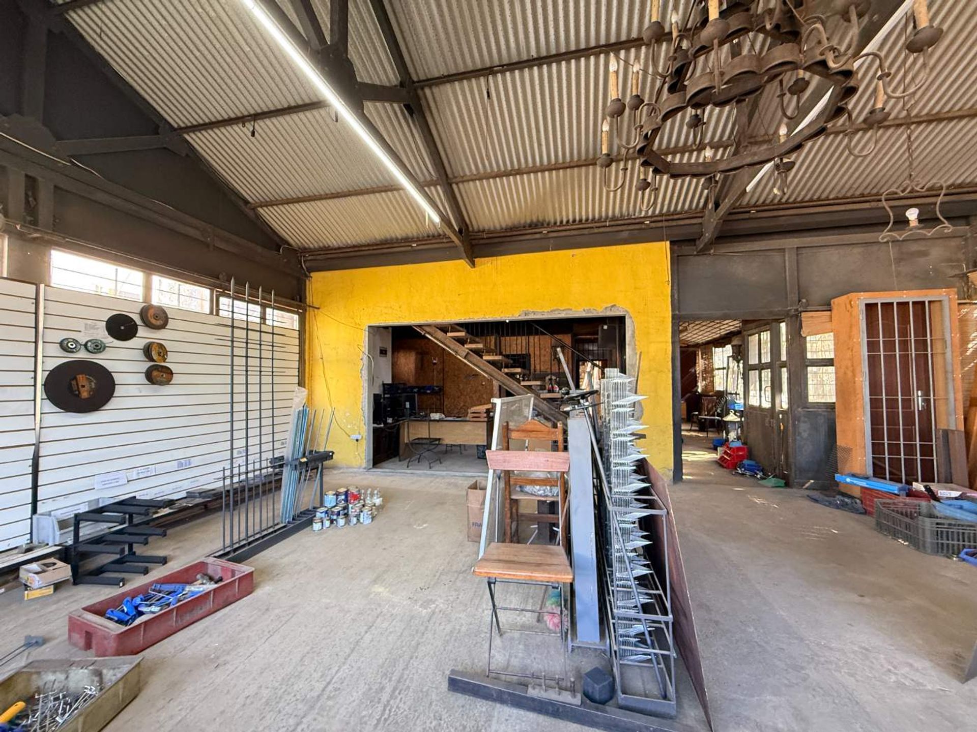 Alquiler Local galpón Comercial en Malvin Norte · Foto 6
