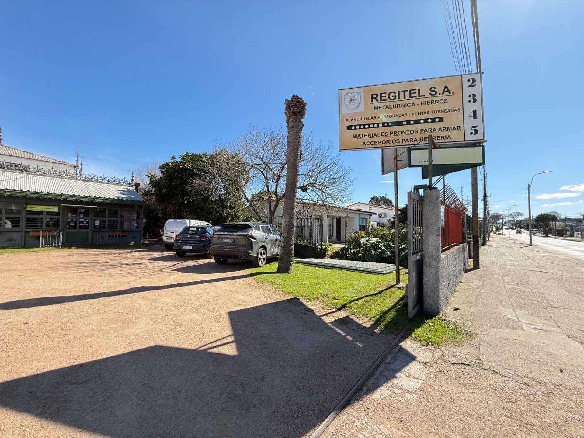 Alquiler Local galpón Comercial en Malvin Norte · Foto 2