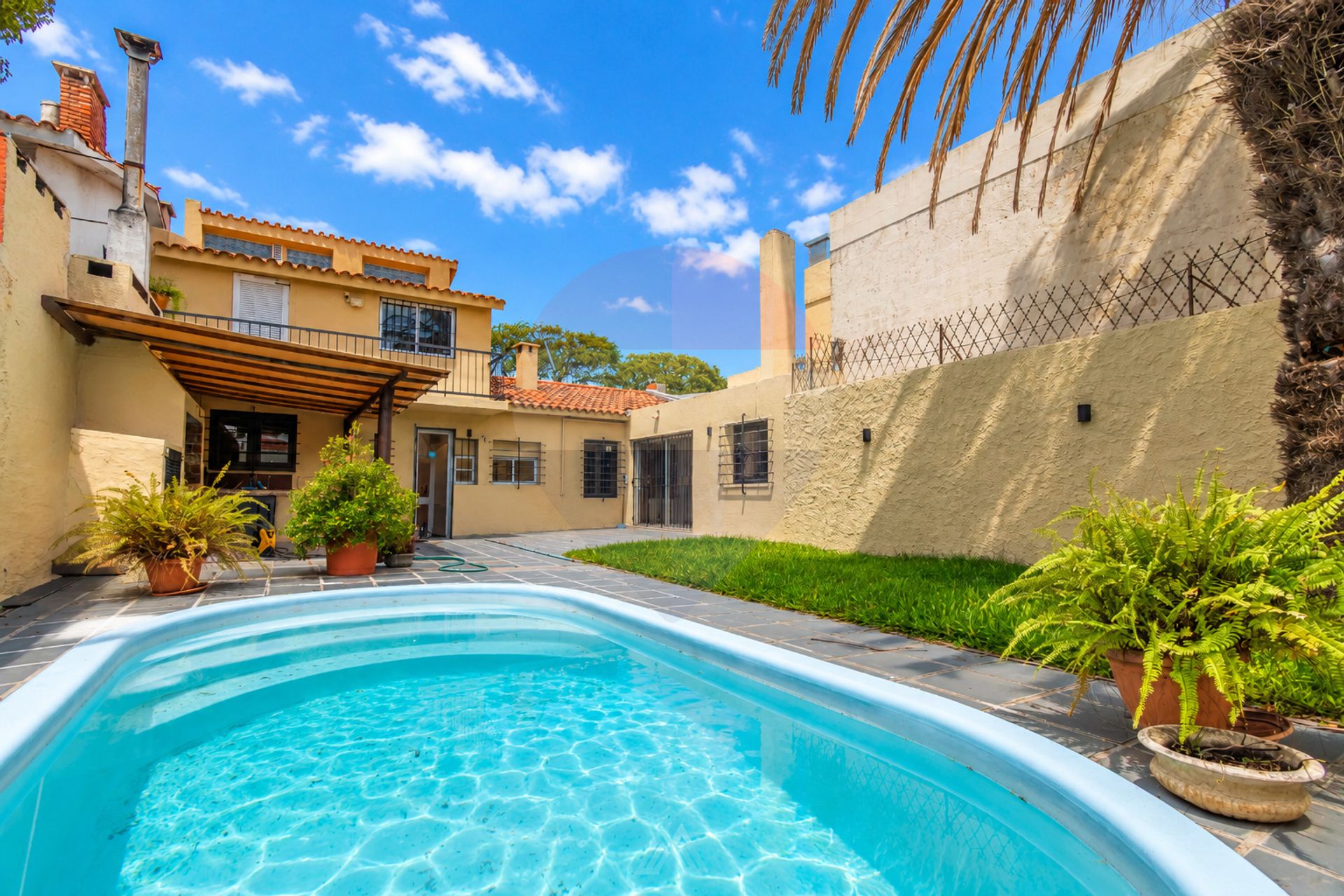 VENTA CASA CARRASCO 3 DORM+SERV+PISCINA