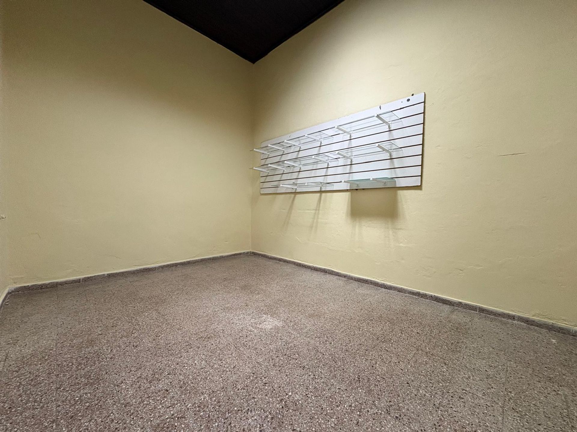 ALQUILER CONSULTORIO CON RECEPCIÓN, CENTRO, PANDO · Foto 6