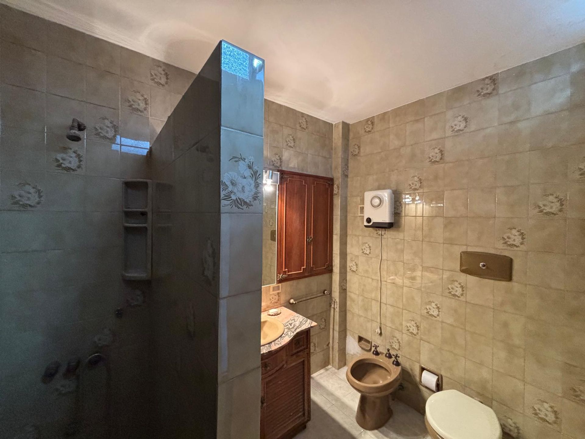 Alquiler gran casa de 8 ambientes en Pando centro · Foto 11