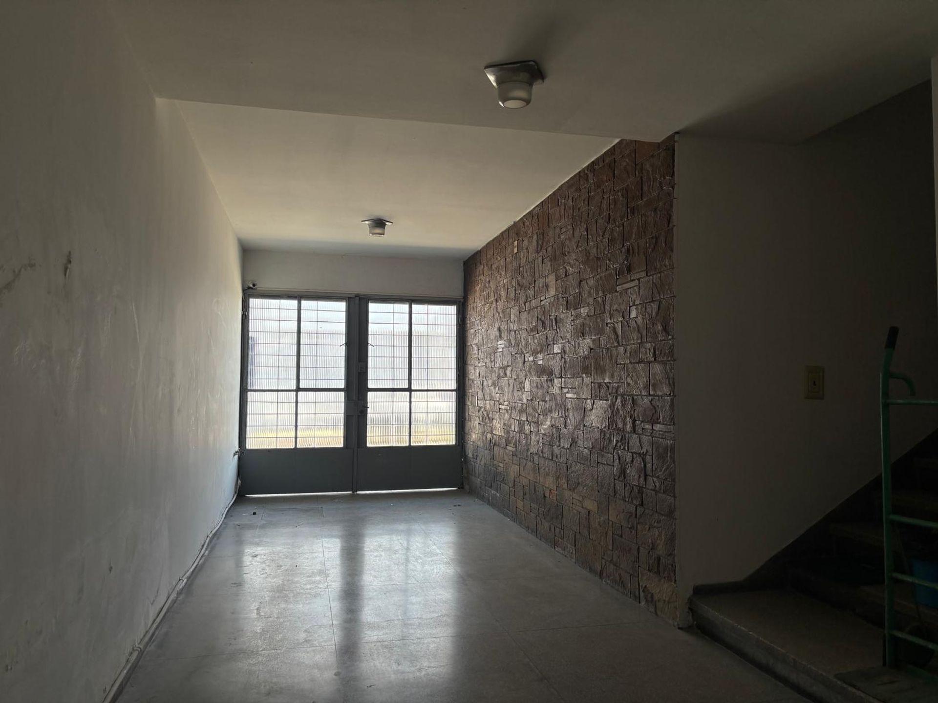 Alquiler gran casa de 8 ambientes en Pando centro · Foto 2