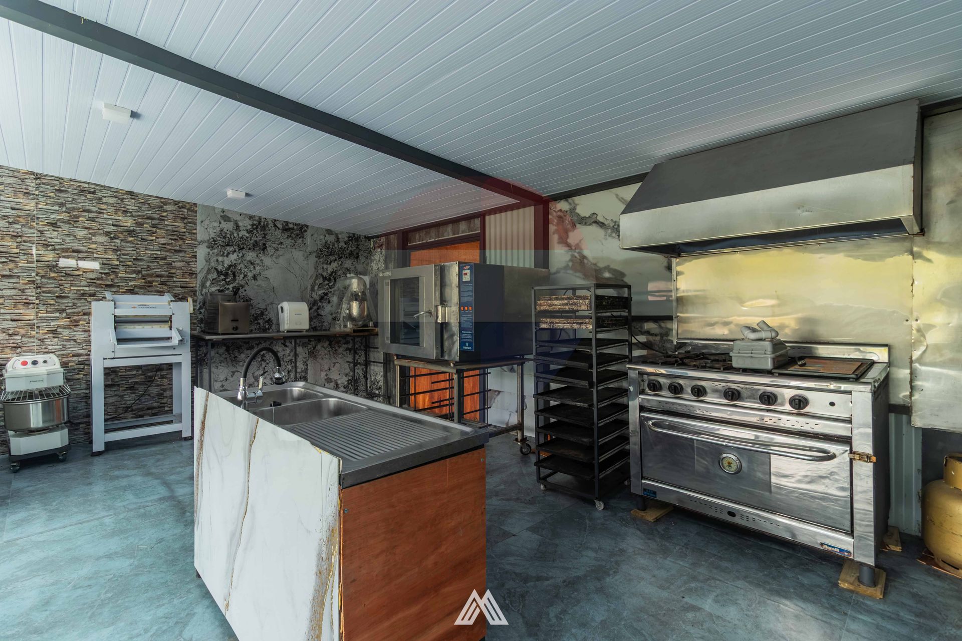 Alquiler de Local Comercial playa Jaureguiberry · Foto 4