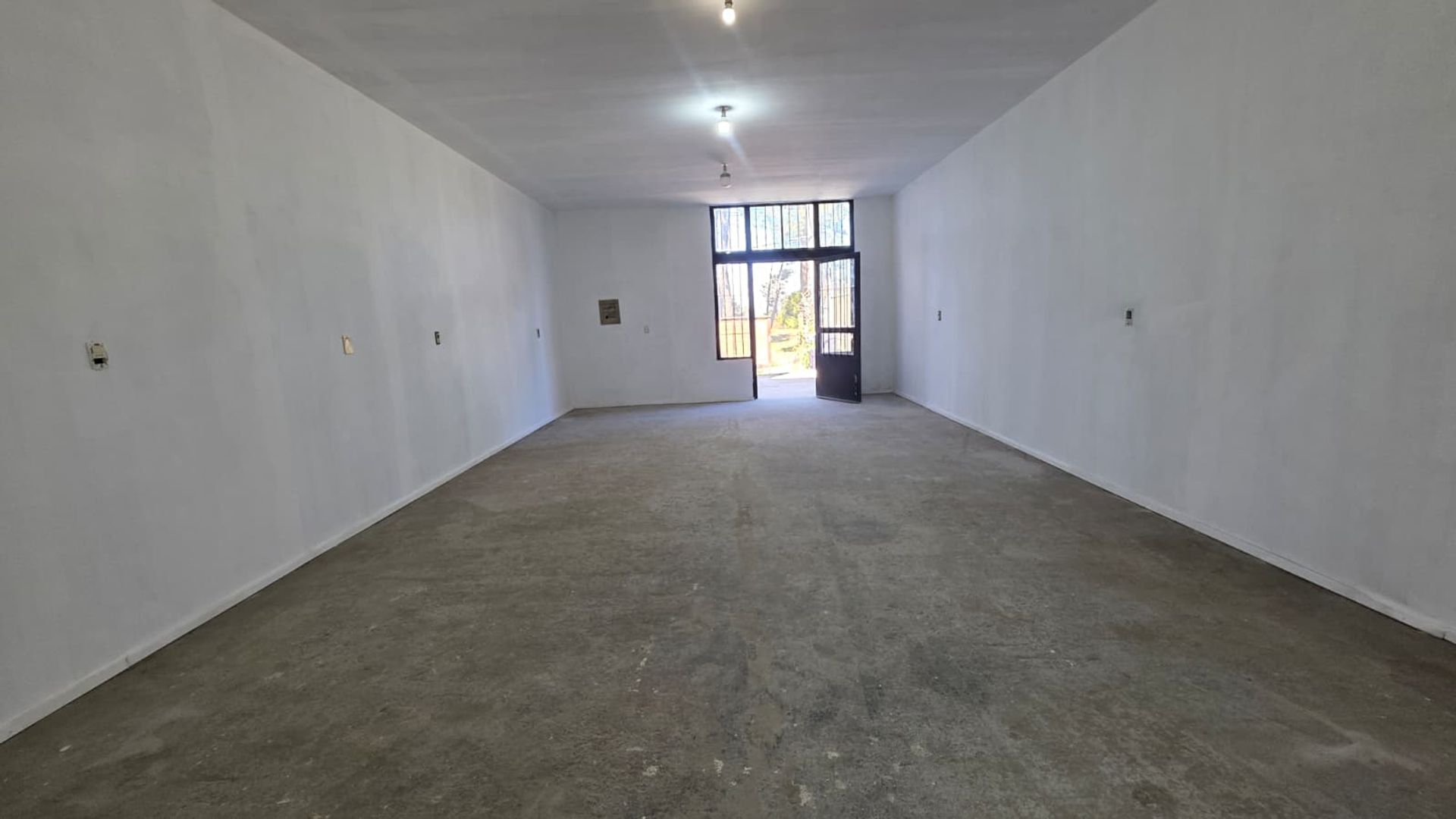 ALQUILER LOCAL COMERCIAL EN MEDANOS DE SOLYMAR · Foto 4