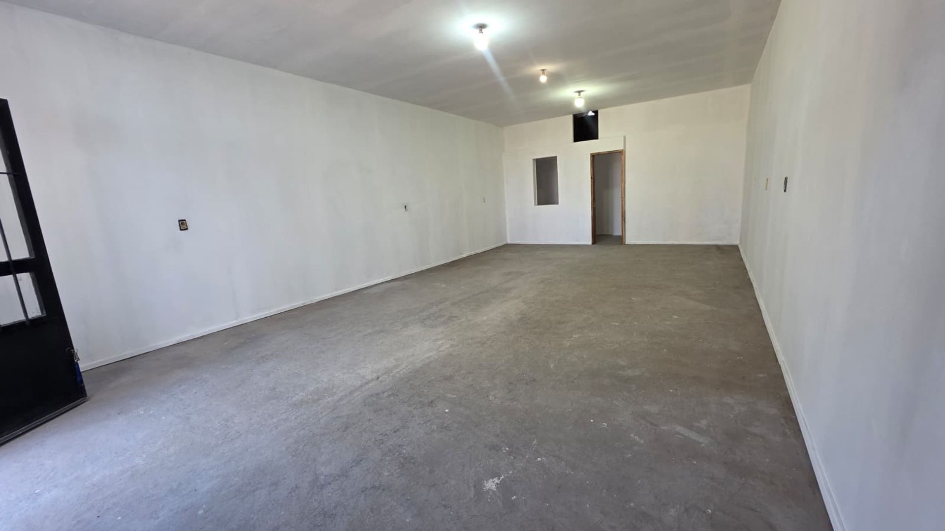 ALQUILER LOCAL COMERCIAL EN MEDANOS DE SOLYMAR · Foto 2