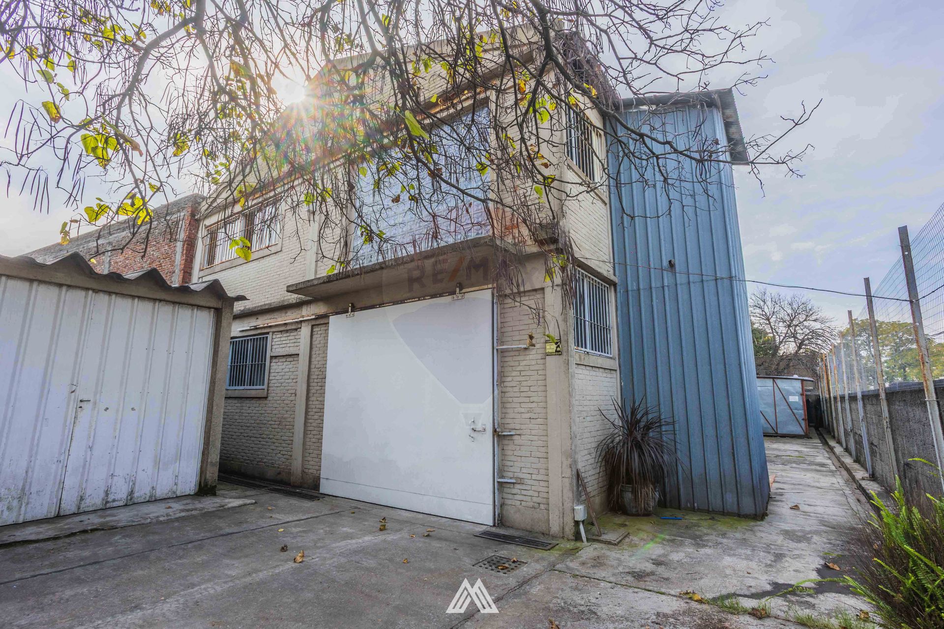 ALQUILER LOCAL, GRAN TERRENO, EN LA COMERCIAL · Foto 4