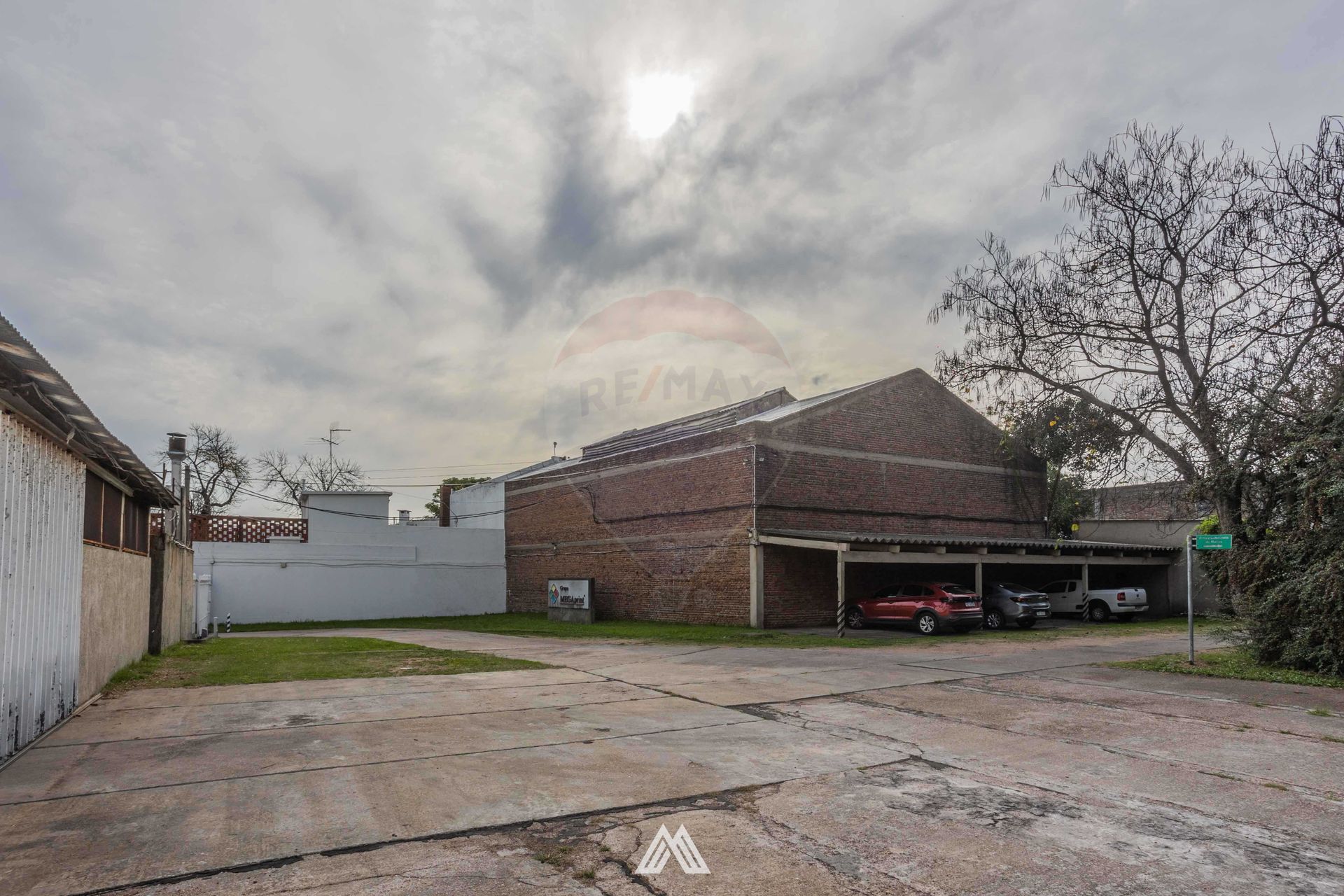 ALQUILER LOCAL, GRAN TERRENO, EN LA COMERCIAL · Foto 7
