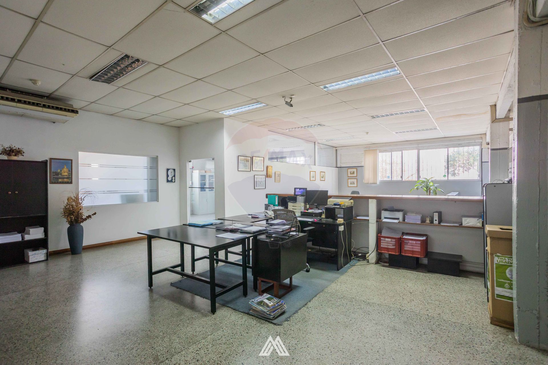 ALQUILER LOCAL, GRAN TERRENO, EN LA COMERCIAL · Foto 12