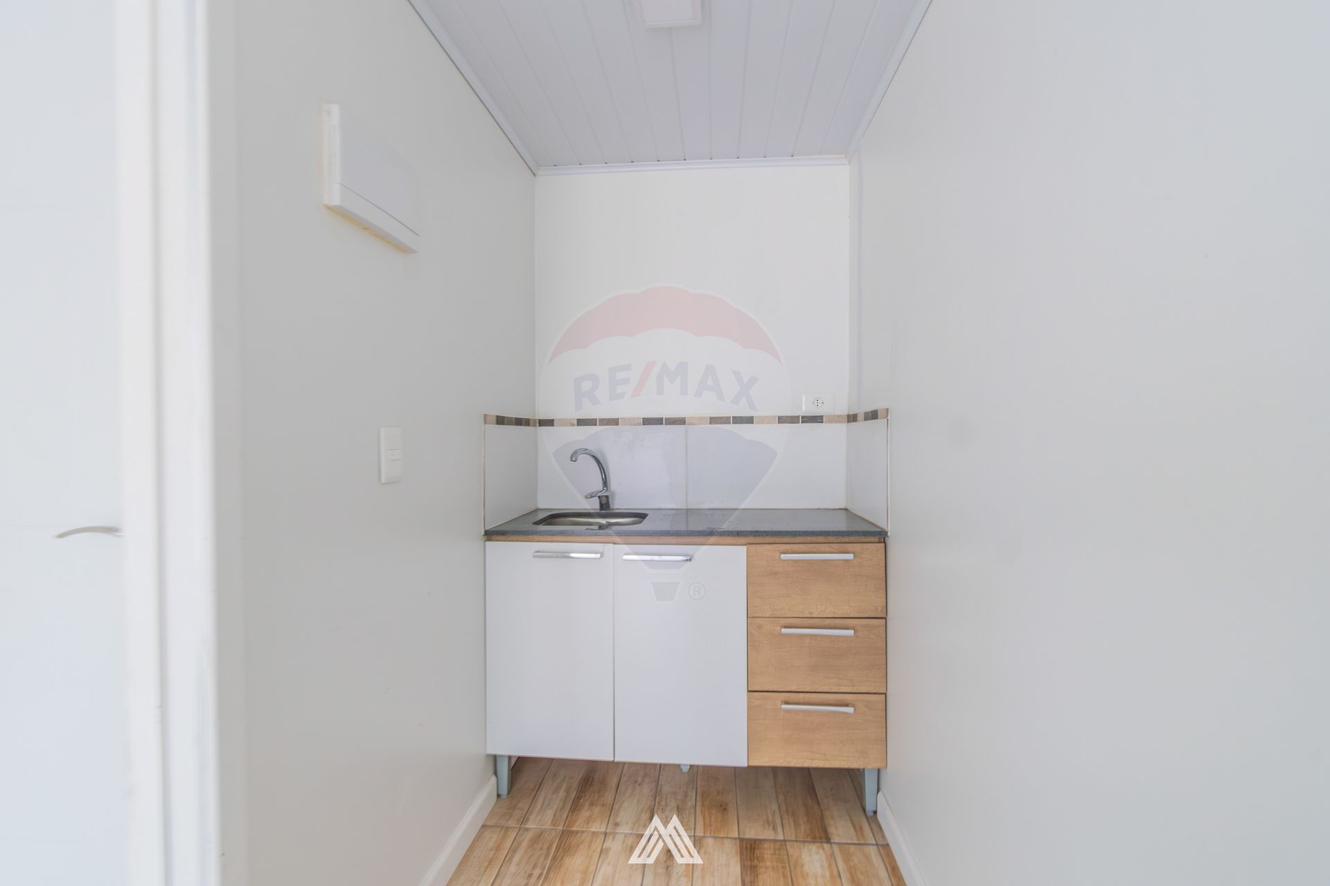 ALQUILER oficina/consultorio galería EL PINAR SUR · Photo 5