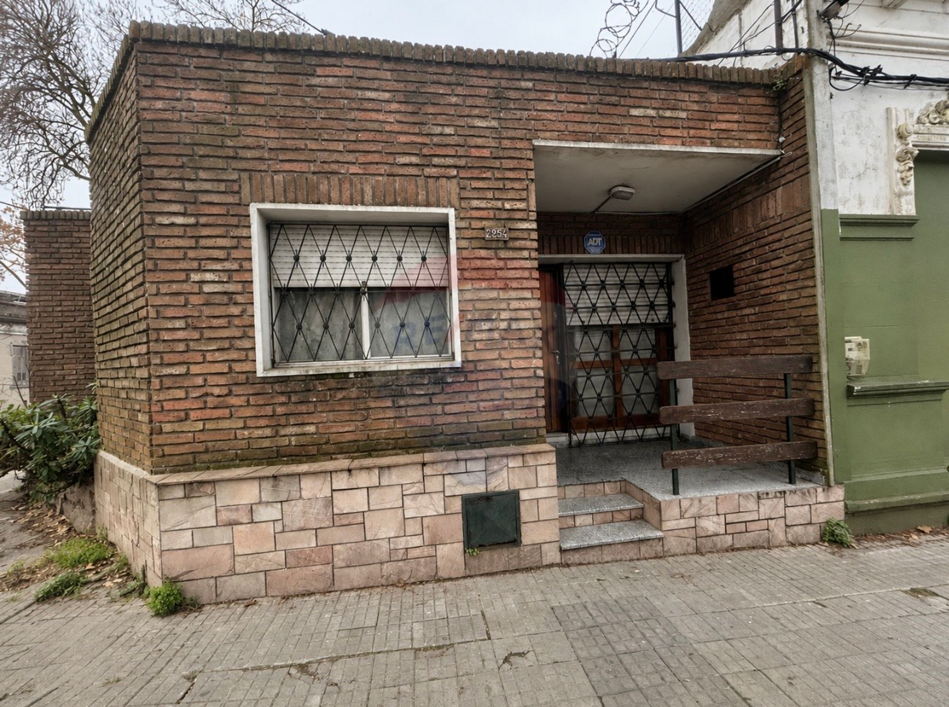 VENTA CASA 3 DORM. PARRILLERO, GJE. LA COMERCIAL