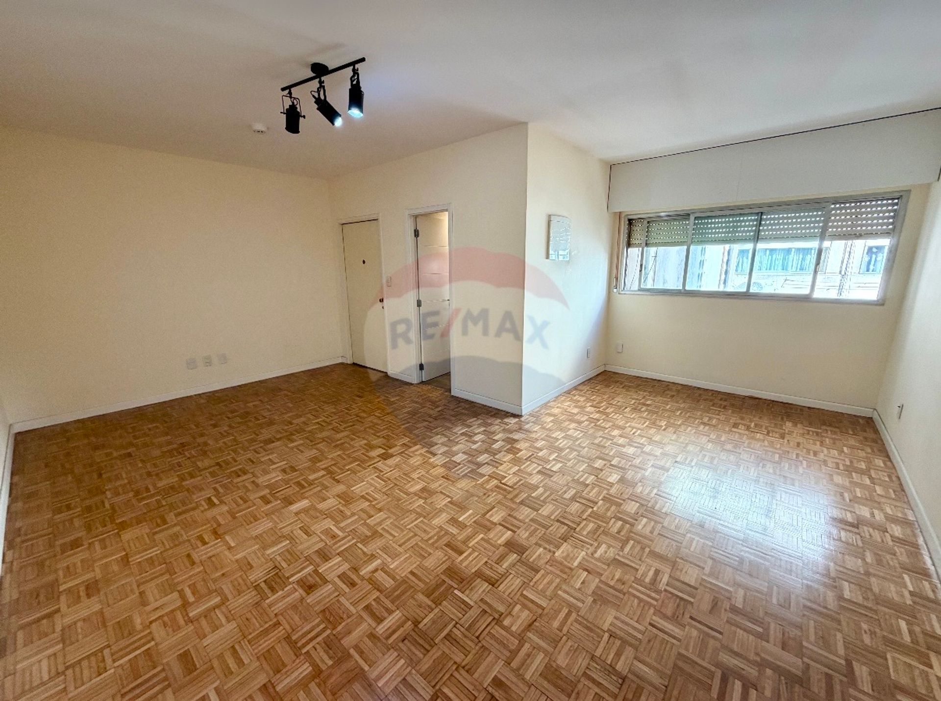 VENTA 1 DORMITORIO Y GARAJE CENTRO
