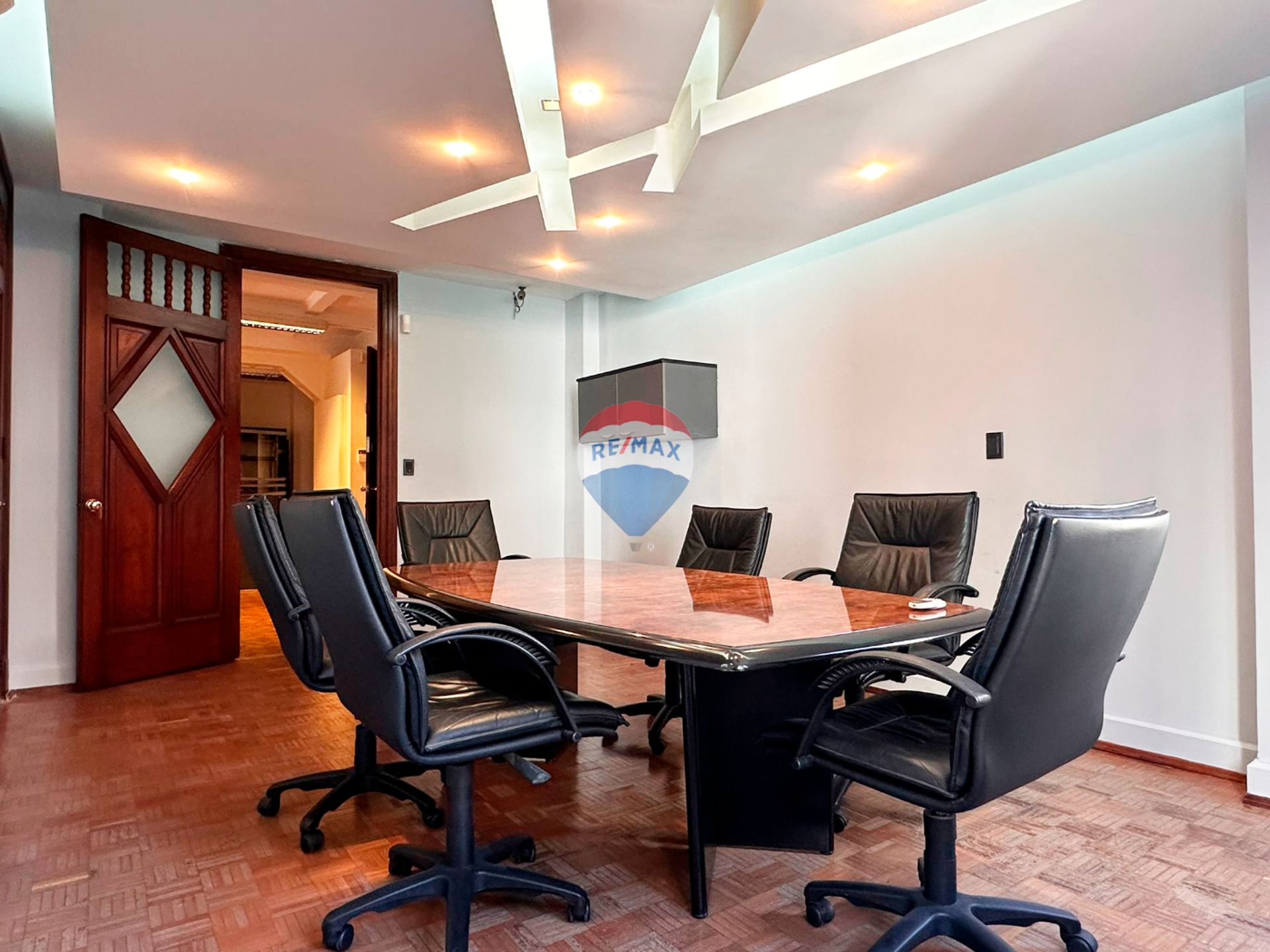 ALQUILER OFICINAS CIUDAD VIEJA PISO COMPLETO · Foto 5