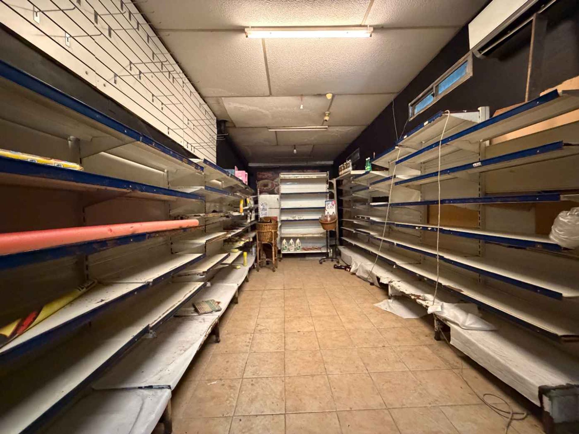 Alquilo Local Comercio Deposito Malvin Norte · Foto 8