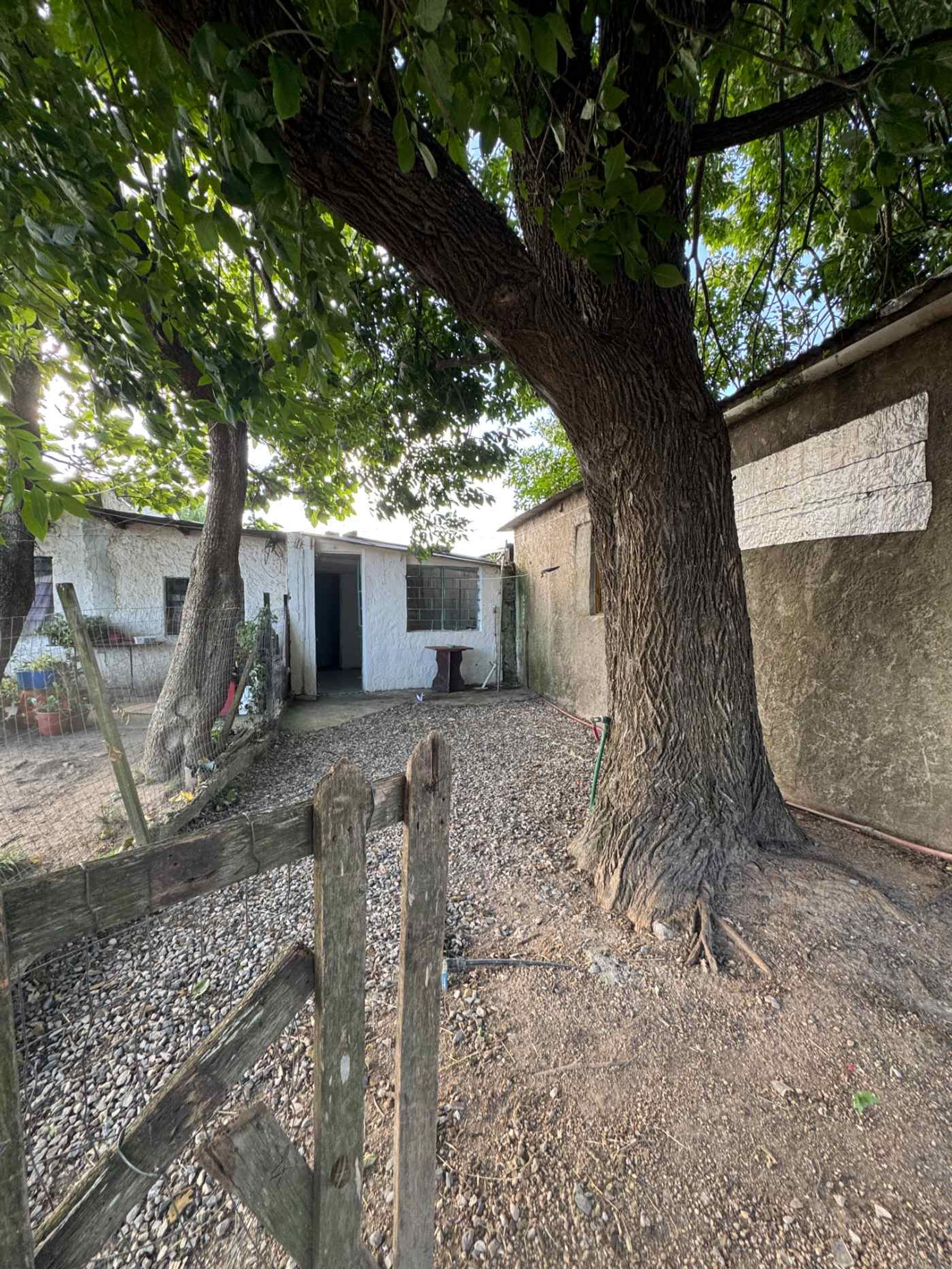 Alquilo casa 1 dormitorio con patio Pando