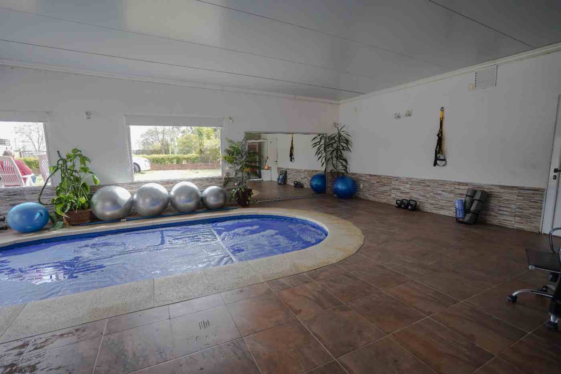 Alquilo local gimnasio con piscina climatizada · Foto 4