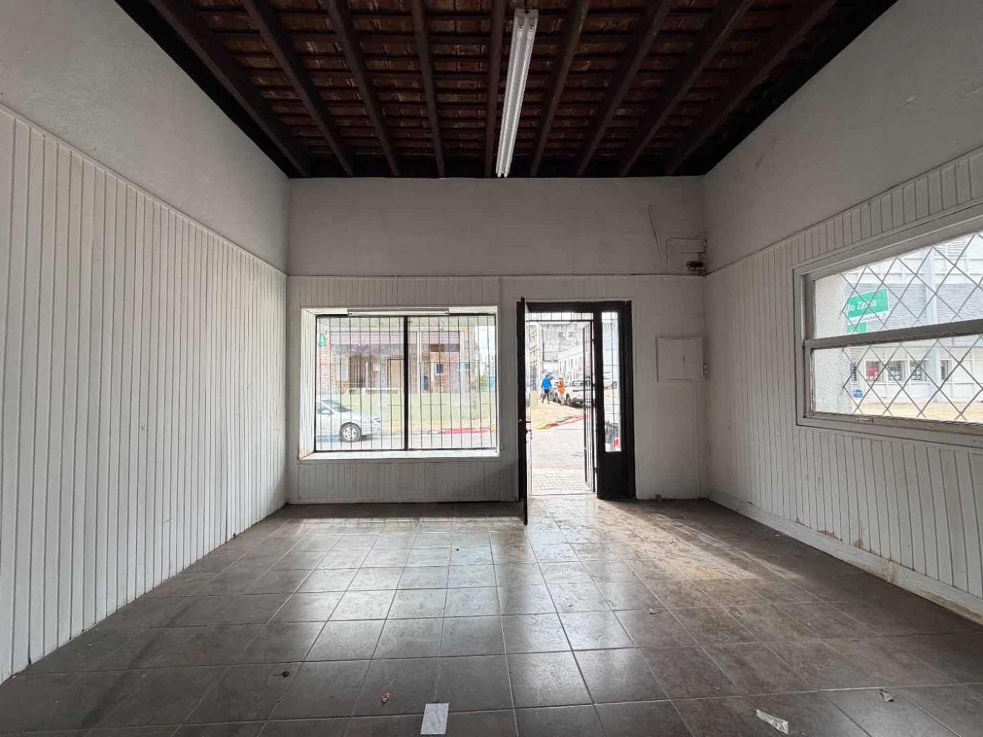 Alquilo local comercial Pando Centro