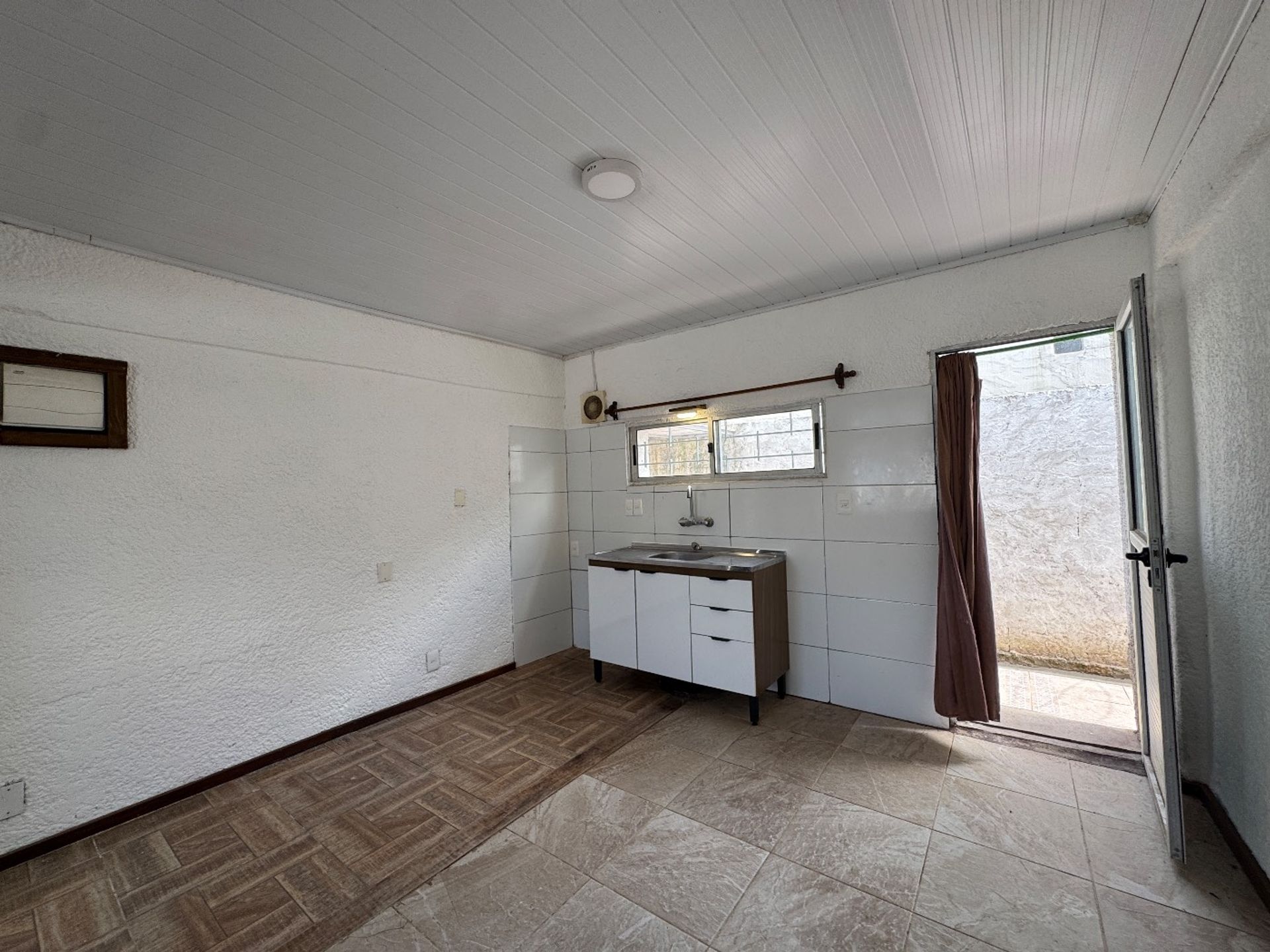 Alquilo casa 1 dormitorio con garaje Est Atlantida · Foto 6