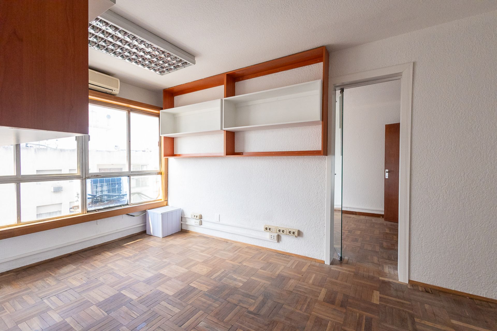 Alquiler de 2 oficinas en ciudad vieja · Foto 8