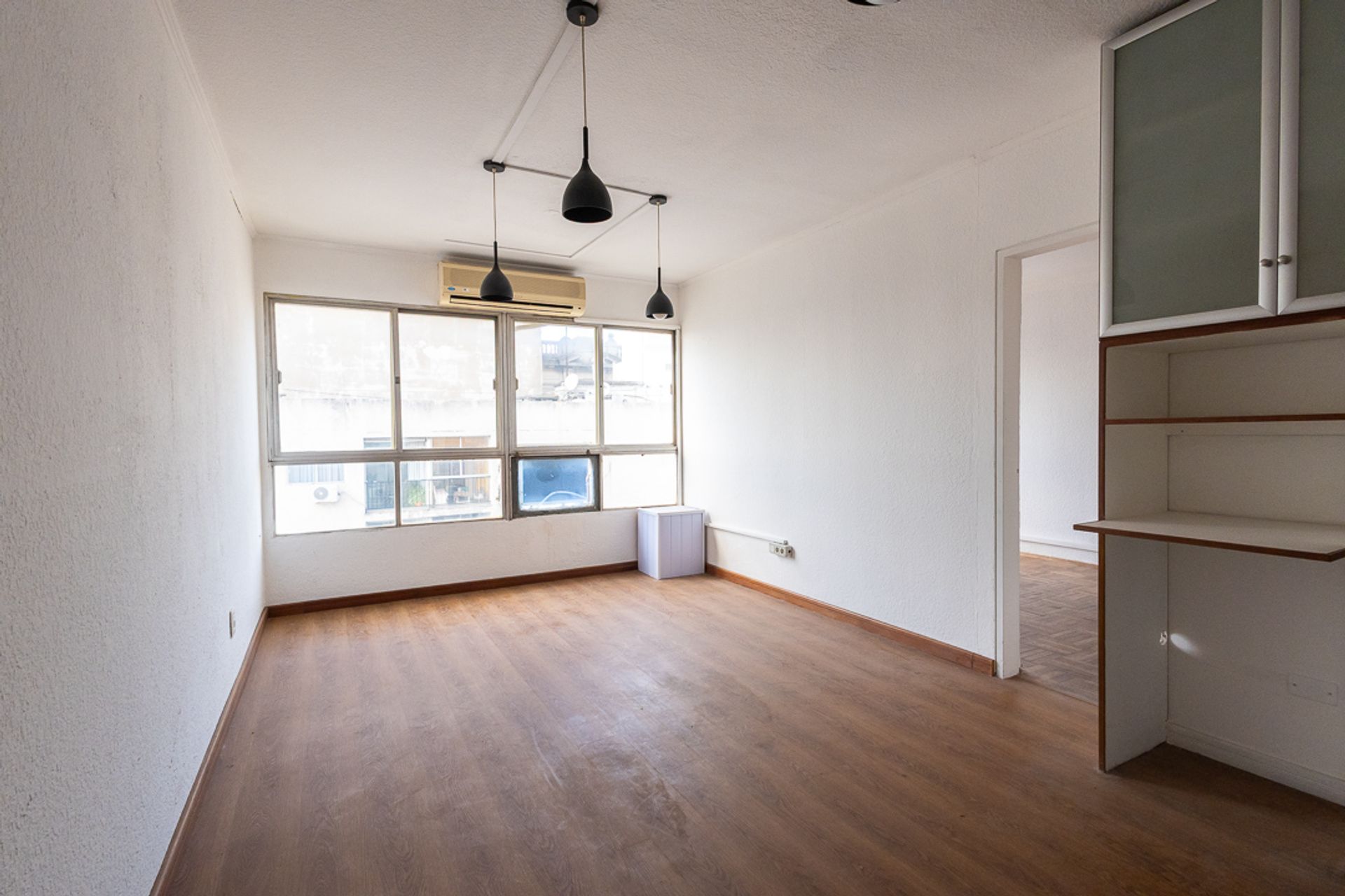 Alquiler de 2 oficinas en ciudad vieja · Foto 4