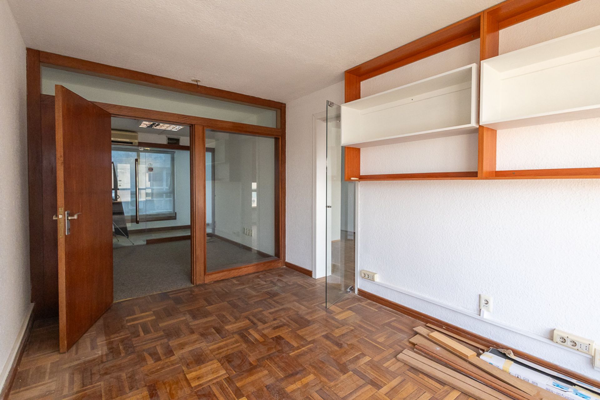 Alquiler de 4 oficinas en ciudad vieja · Foto 9