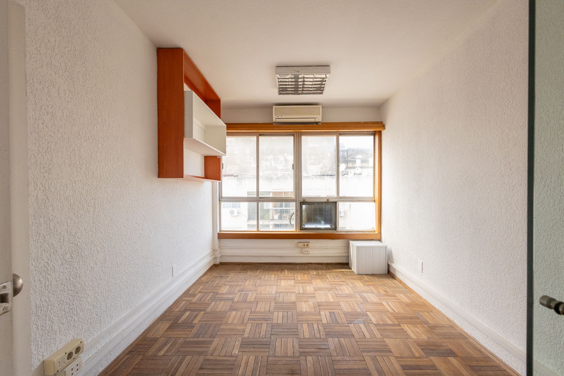 Alquiler de 4 oficinas en ciudad vieja · Foto 5