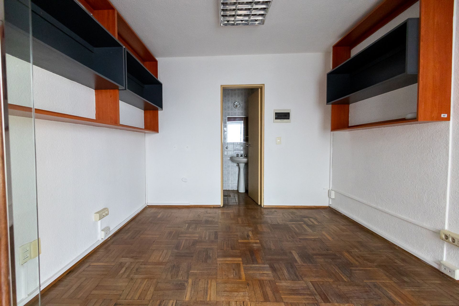 Alquiler de oficinas en ciudad vieja · Photo 4