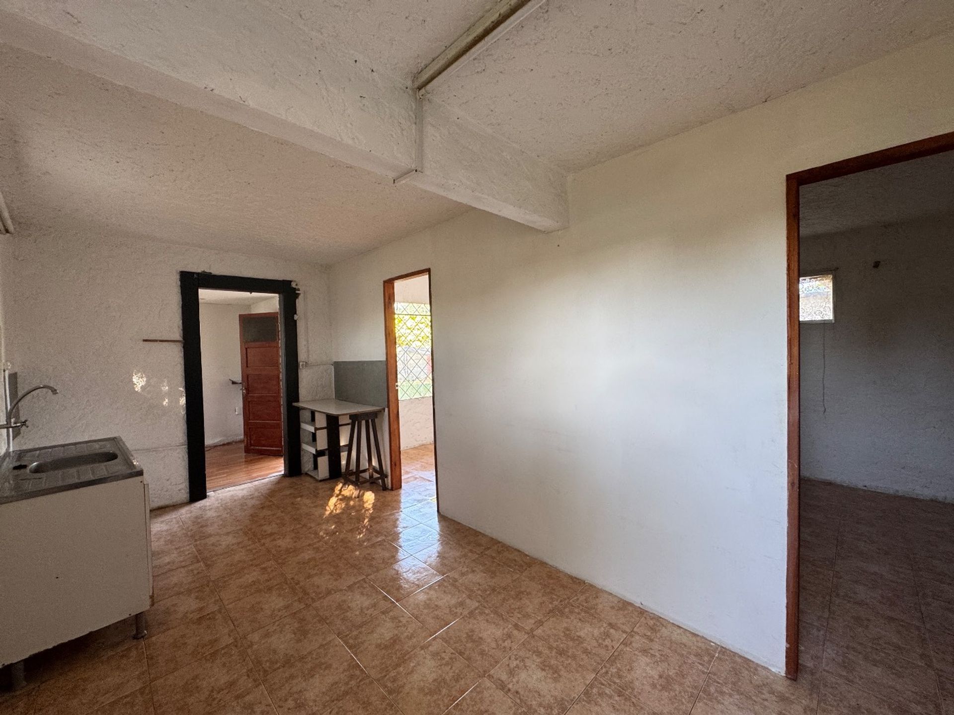 Alquilo casa 2 dormitorios terreno amplio Salinas · Foto 4