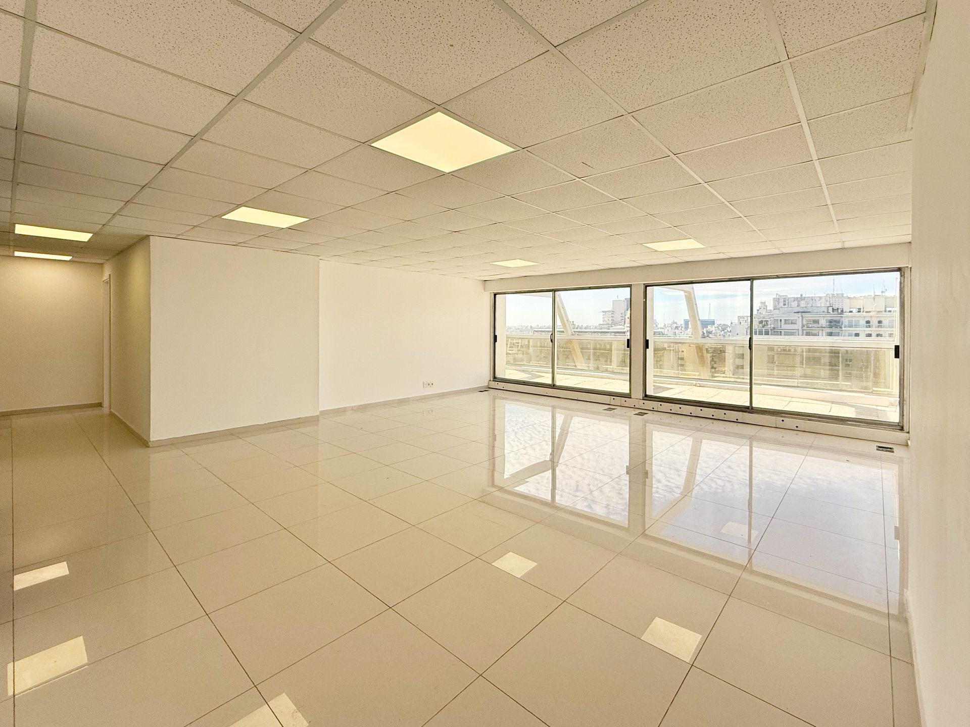 ALQUILER OFICINA CENTRO GRAN TERRAZA PANORAMICA