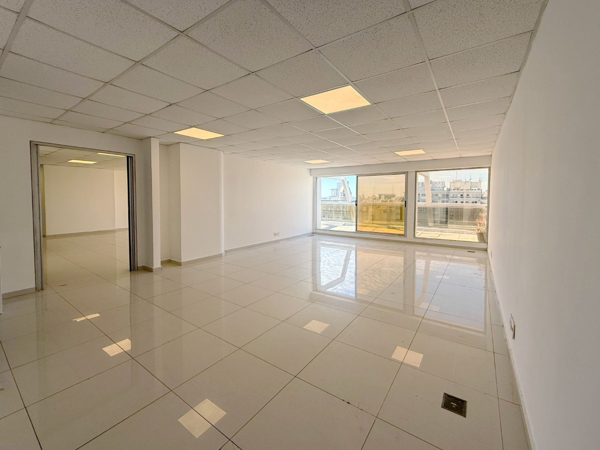 ALQUILER OFICINA CENTRO GRAN TERRAZA PANORAMICA · Foto 4