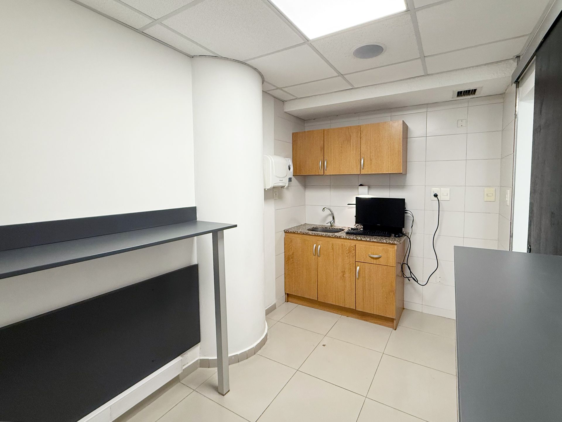 ALQUILER OFICINA CENTRO PLAZA CAGANCHA · Photo 7