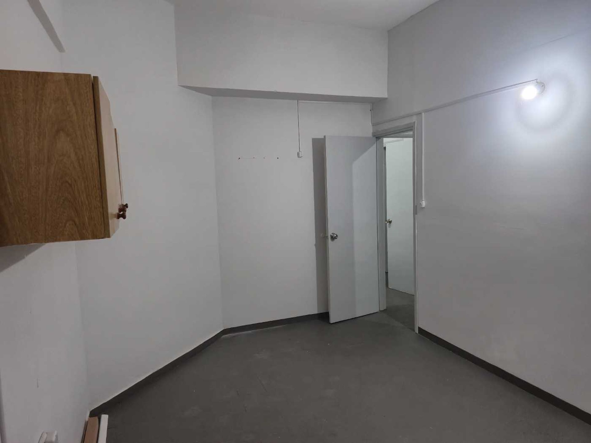Alquiler de local comercial en el Centro Yi y 18 · Foto 10