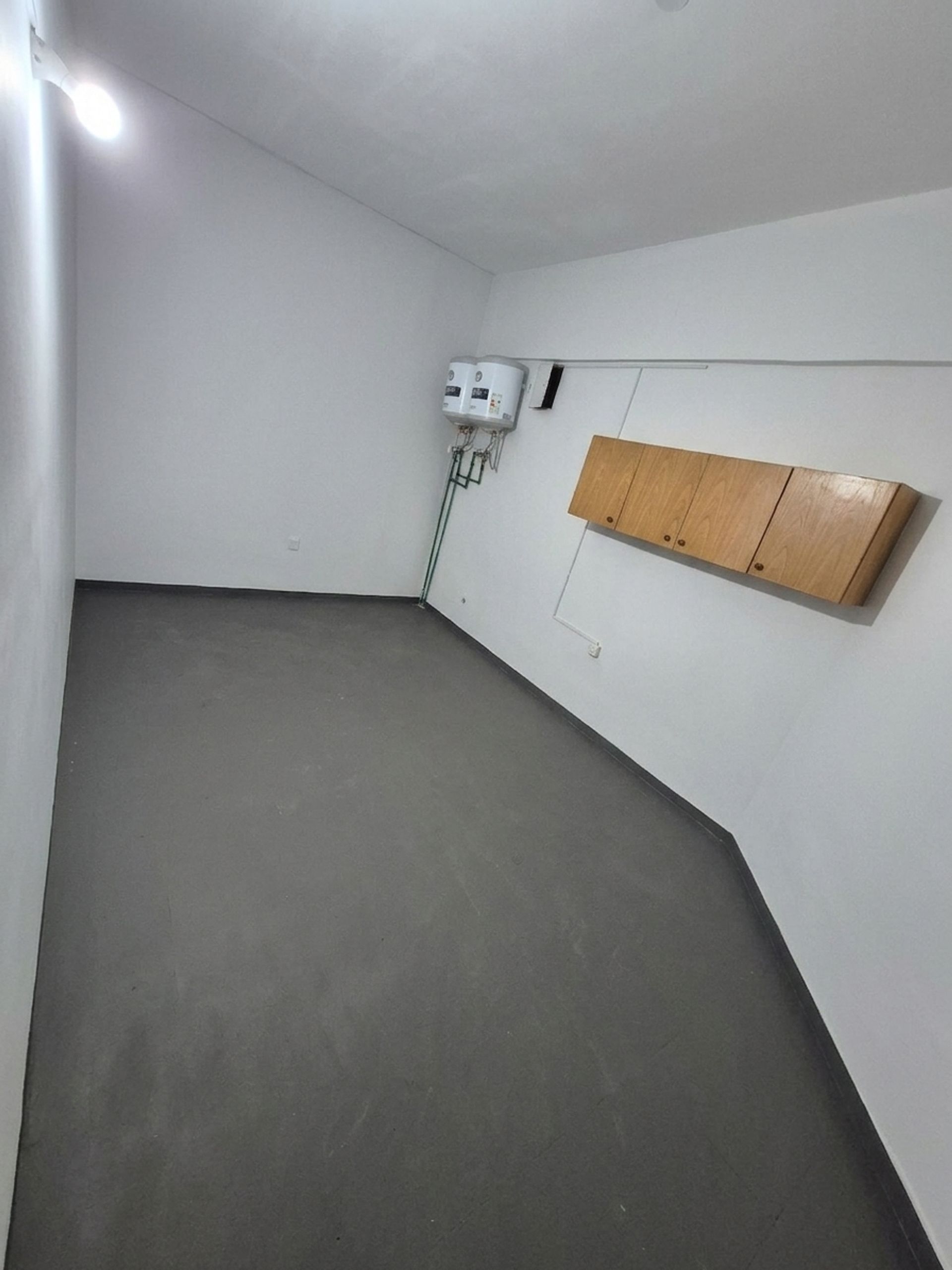 Alquiler de local comercial en el Centro Yi y 18 · Foto 4