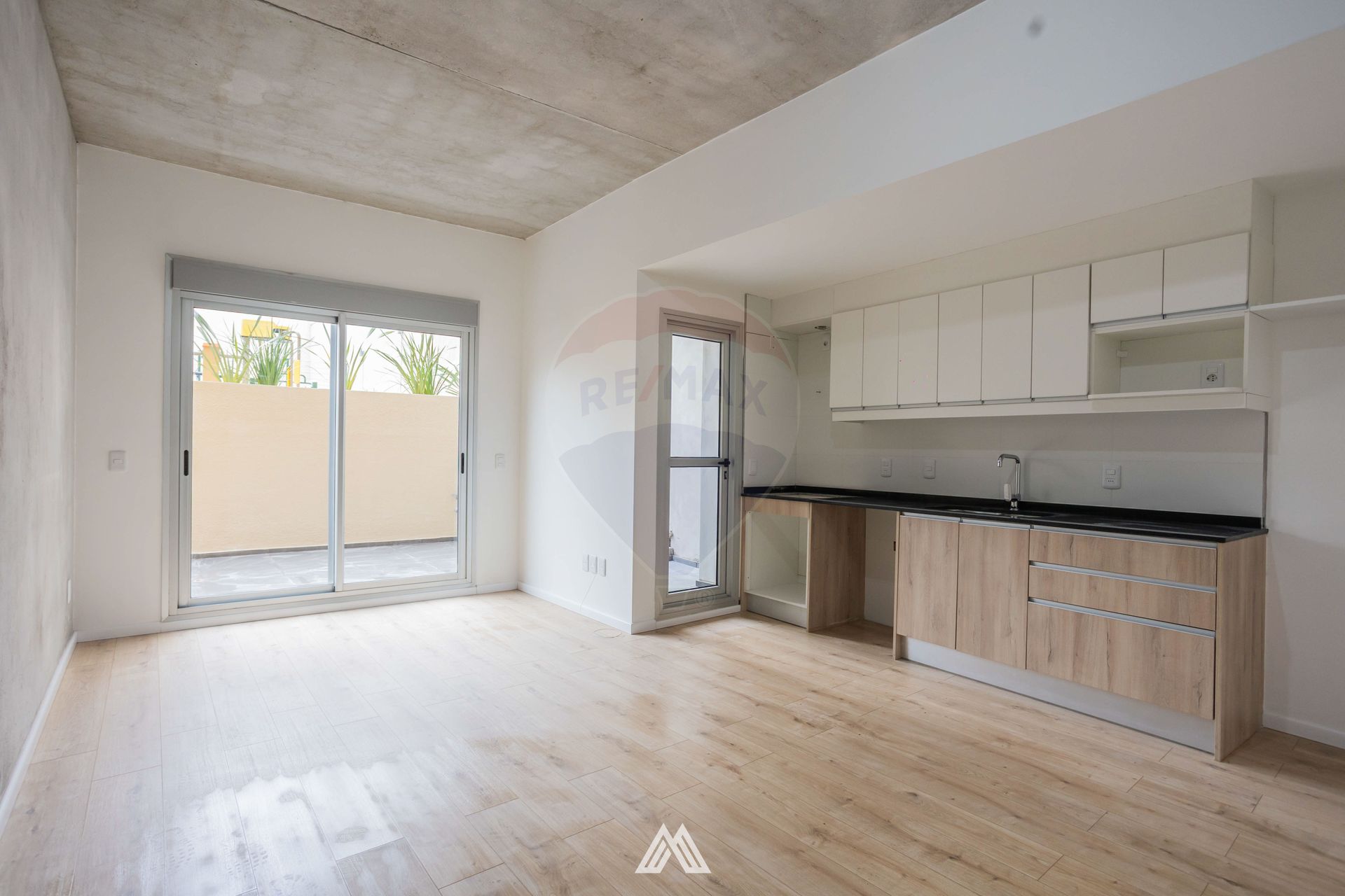 VENTA APTO 3 DORM 2 BAÑOS PATIO CORDÓN RENTA 6,3%