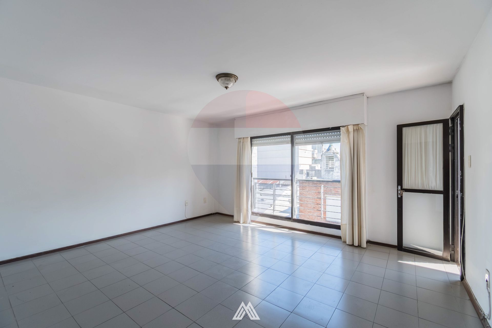 ALQUILER APTO DOS DORM. COCINA DEF BALCÓN CENTRO