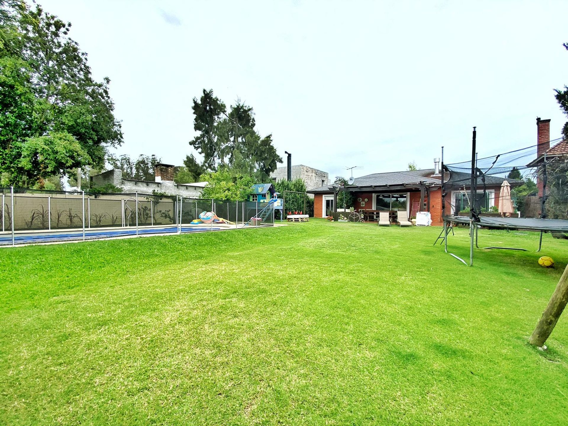 ALQUILER CASA EN BARRIO PRIVADO CON PISCINA · Foto 5