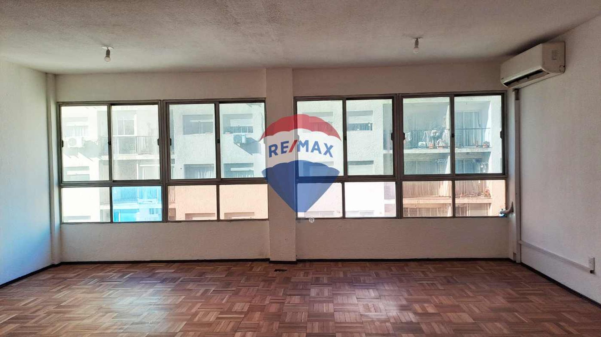 Amplia oficina en piso 10, ideal empresa, cowork · Foto 6