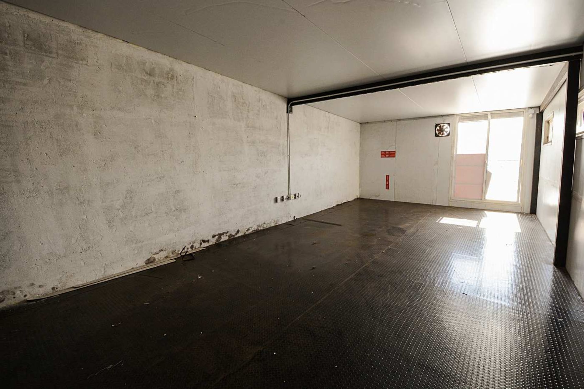 ALQUILER DE LOCAL/DEPOSITO y OFICINAS JACINTO VERA · Foto 6