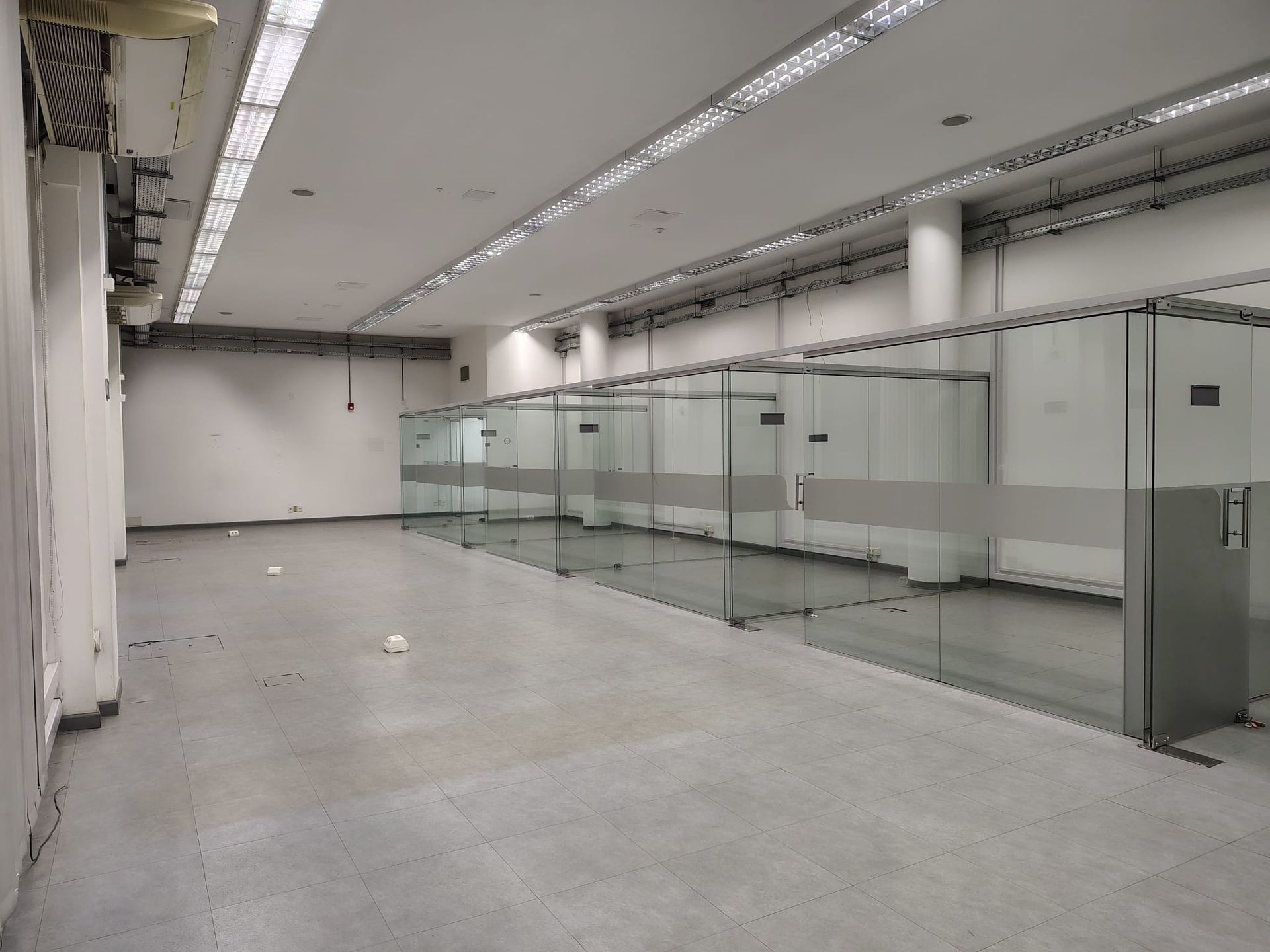 ALQUILER AGUADA OFICINAS DEPOSITO GARAGE 2130M2 · Foto 5
