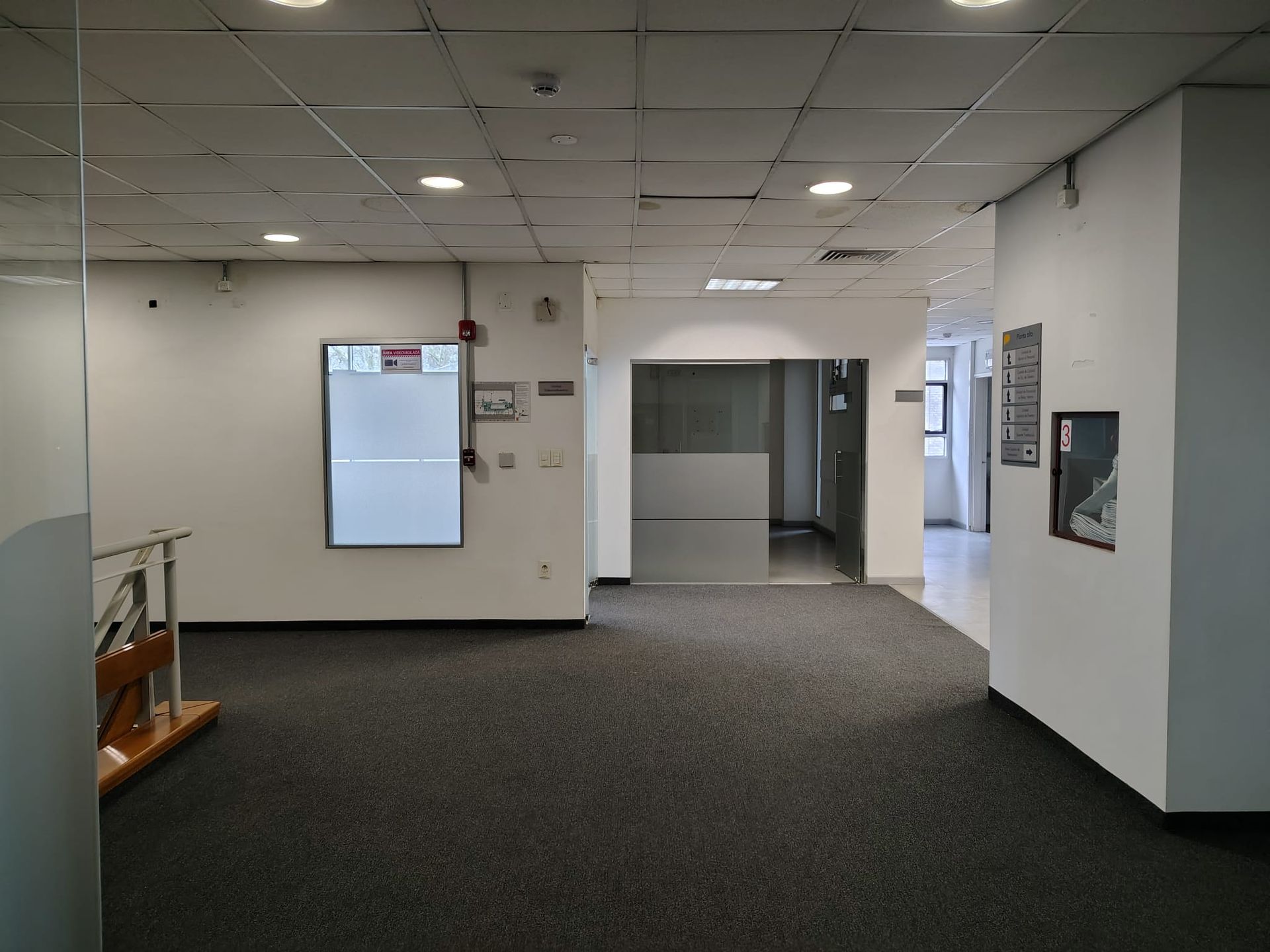 ALQUILER AGUADA OFICINAS DEPOSITO GARAGE 2130M2 · Foto 11