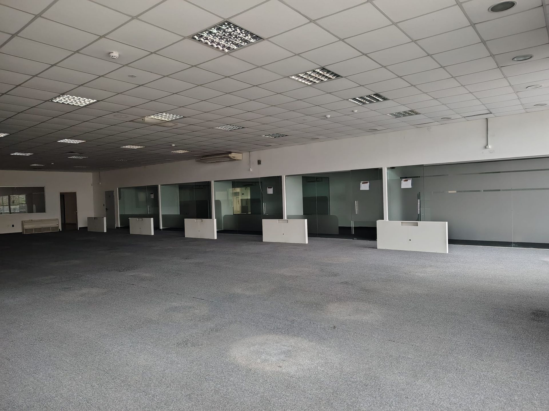 ALQUILER AGUADA OFICINAS DEPOSITO GARAGE 2130M2 · Foto 11