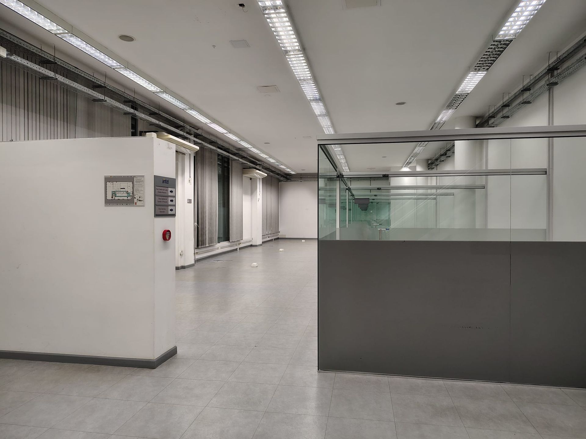 ALQUILER AGUADA OFICINAS DEPOSITO GARAGE 2130M2 · Foto 7