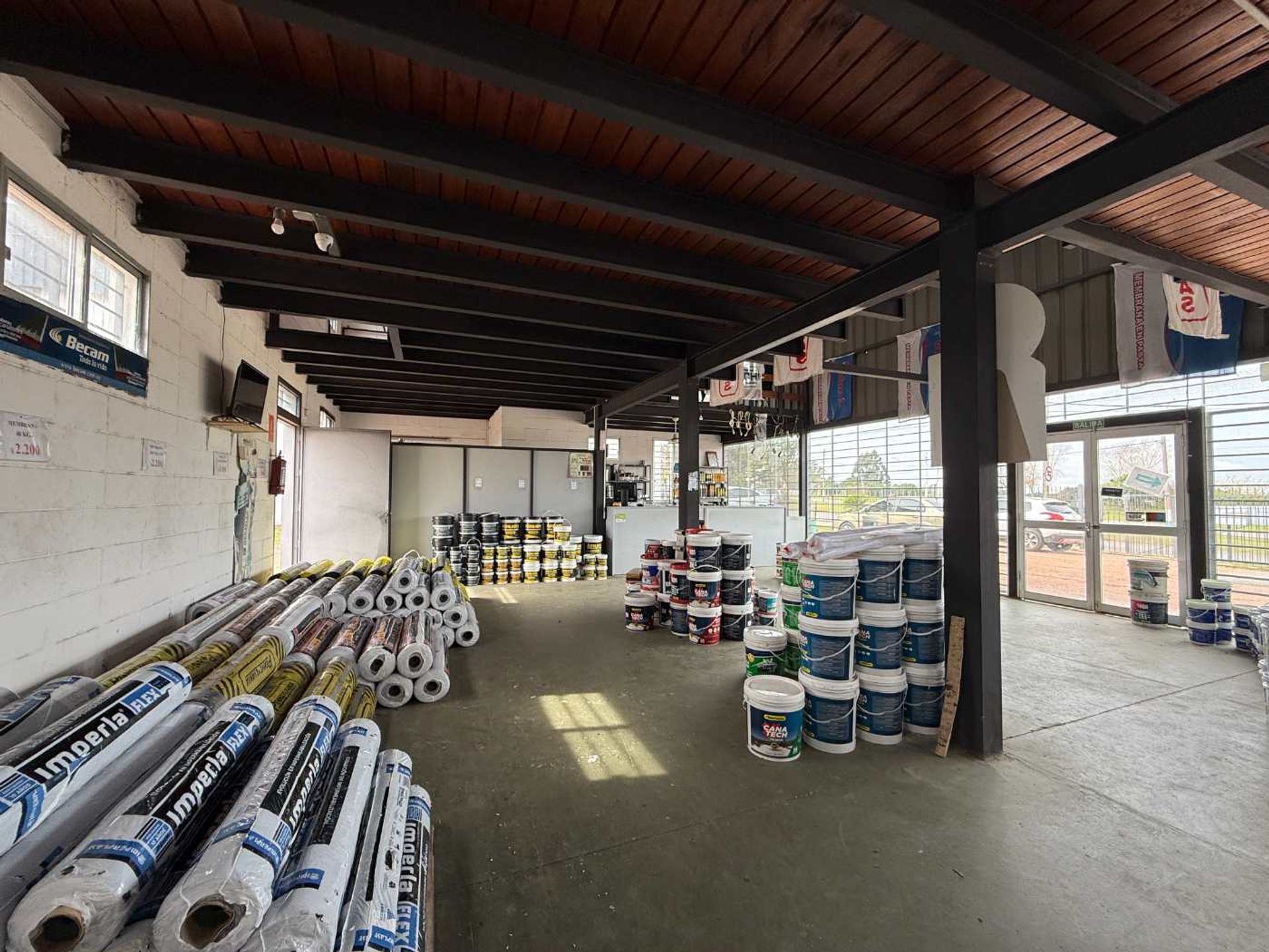 ALQUILER Local comercial, depósito - galpón. Colón · Foto 8