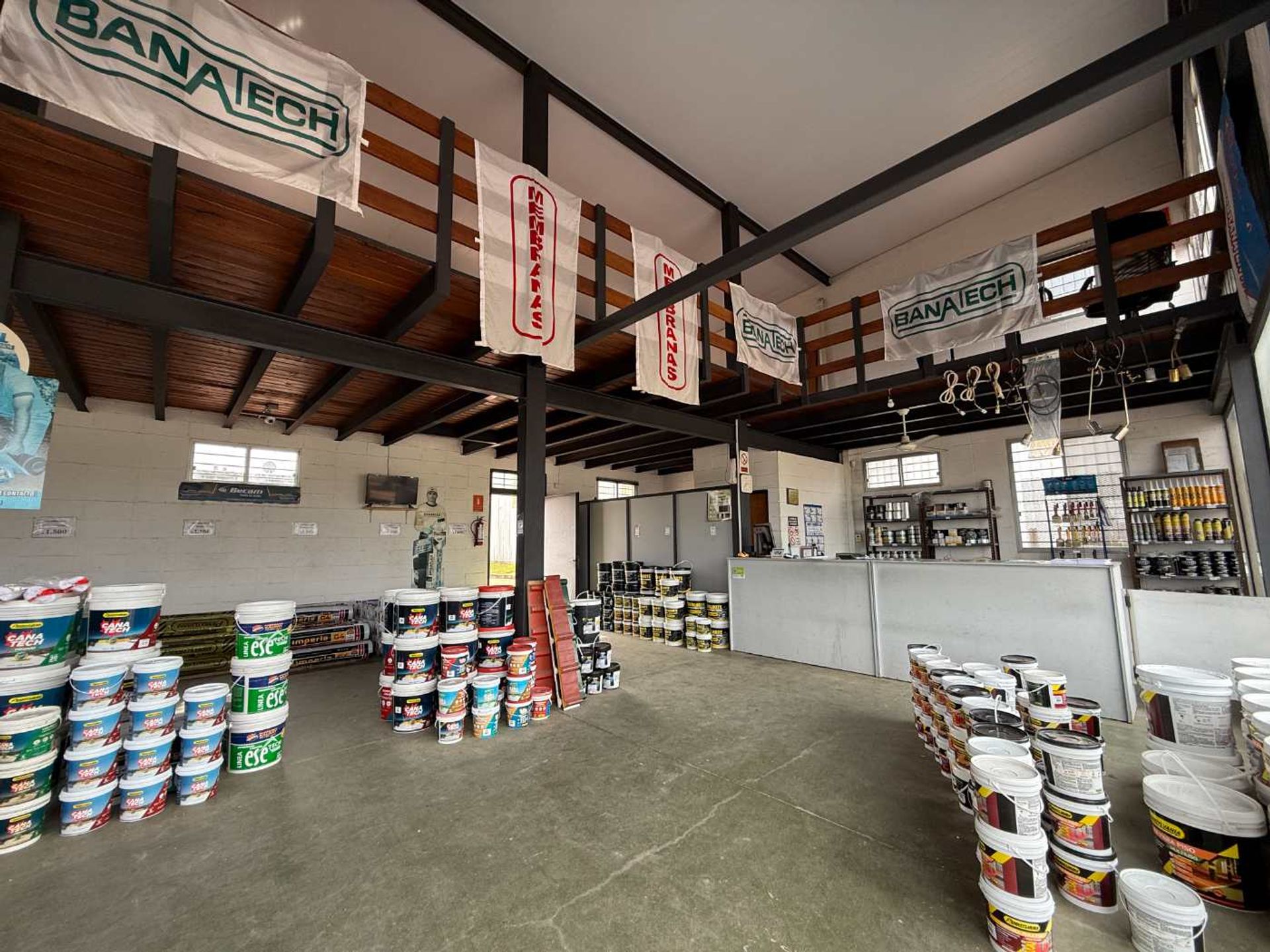 ALQUILER Local comercial, depósito - galpón. Colón · Foto 6