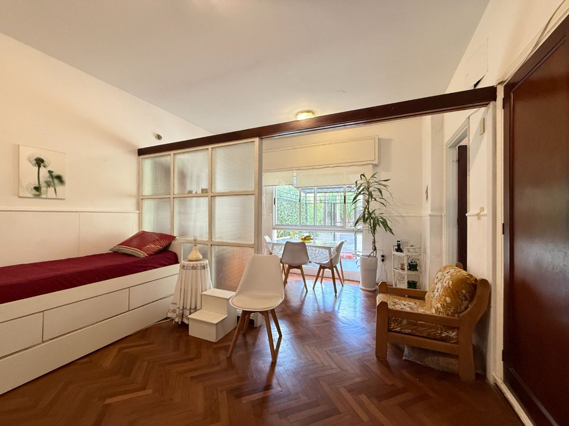 ALQUILER MONOAMBIENTE EN POCITOS PATIO EXCLUSIVO · Foto 4