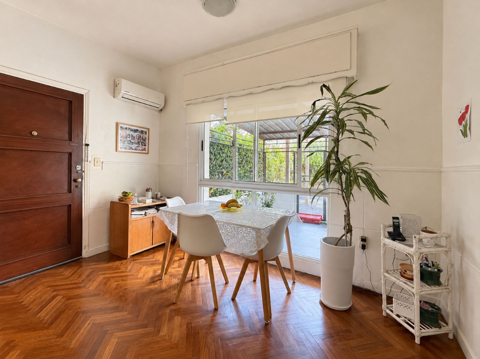 ALQUILER MONOAMBIENTE EN POCITOS PATIO EXCLUSIVO · Foto 1