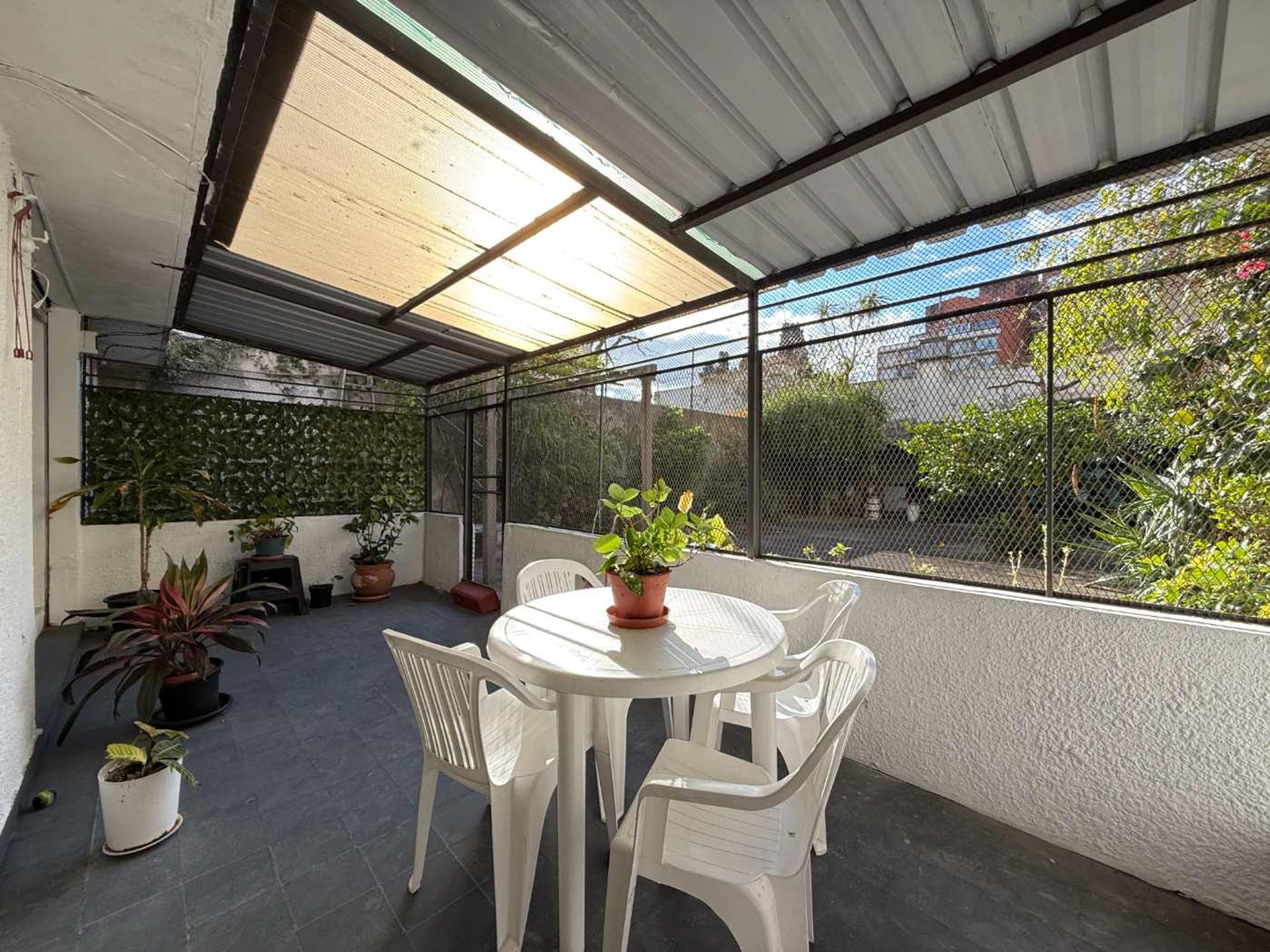 ALQUILER MONOAMBIENTE EN POCITOS PATIO EXCLUSIVO · Foto 9
