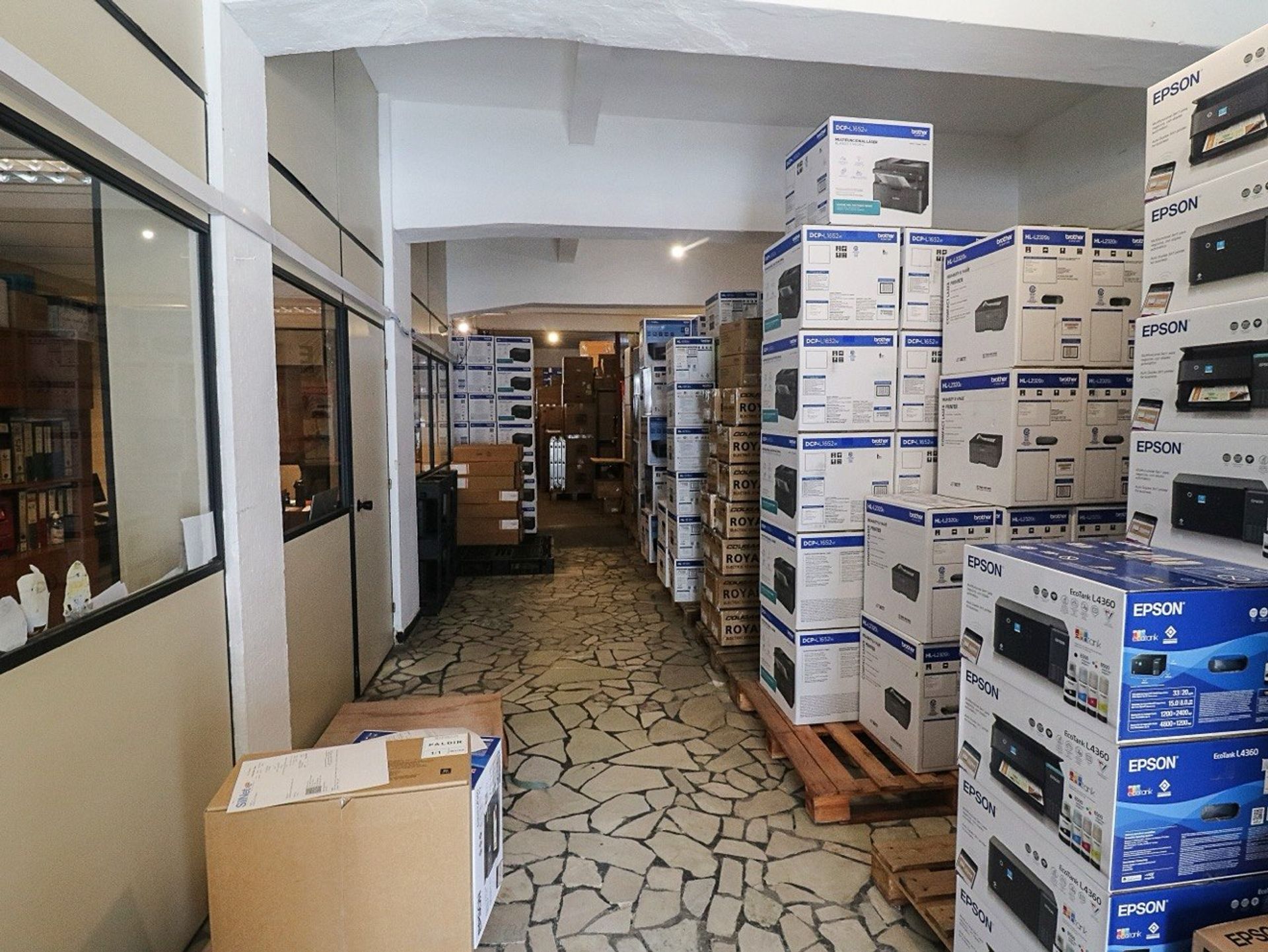 ALQUILER LOCAL/SALON OFICINAS Y GGE, CORDON · Foto 7