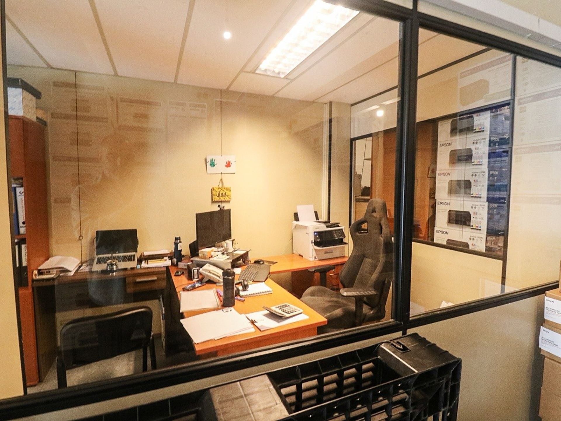 ALQUILER LOCAL/OFICINAS Y GRAN DEPÓSITO, CORDÓN · Foto 1